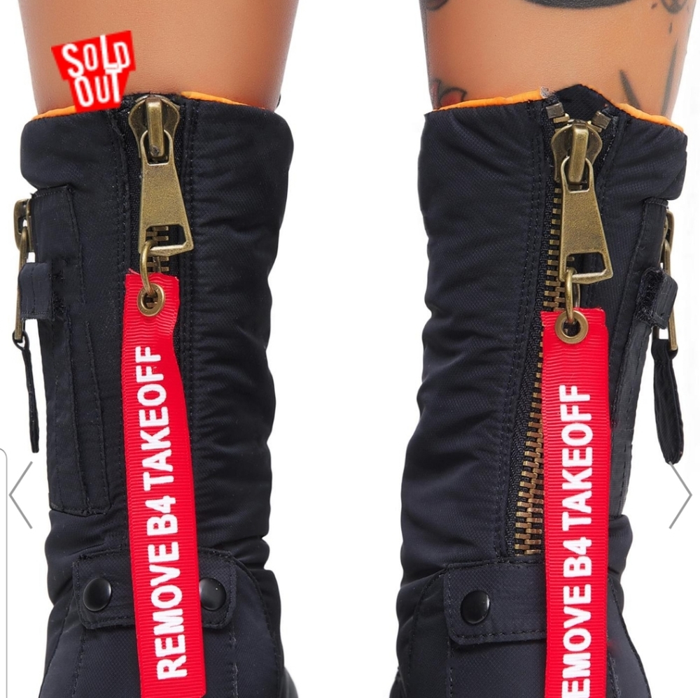 Soldout Poster Girl dollskill flight combat boots